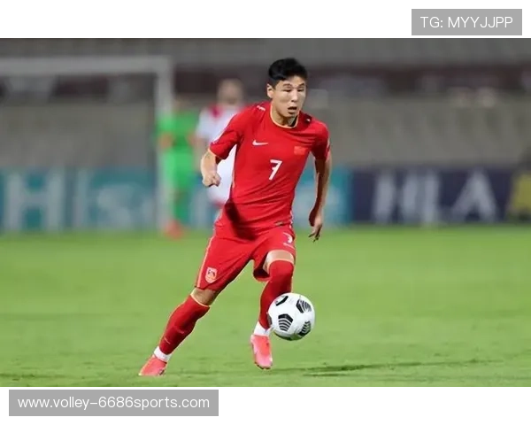 不弹的足球是指哪位足球明星的独特球技与表现